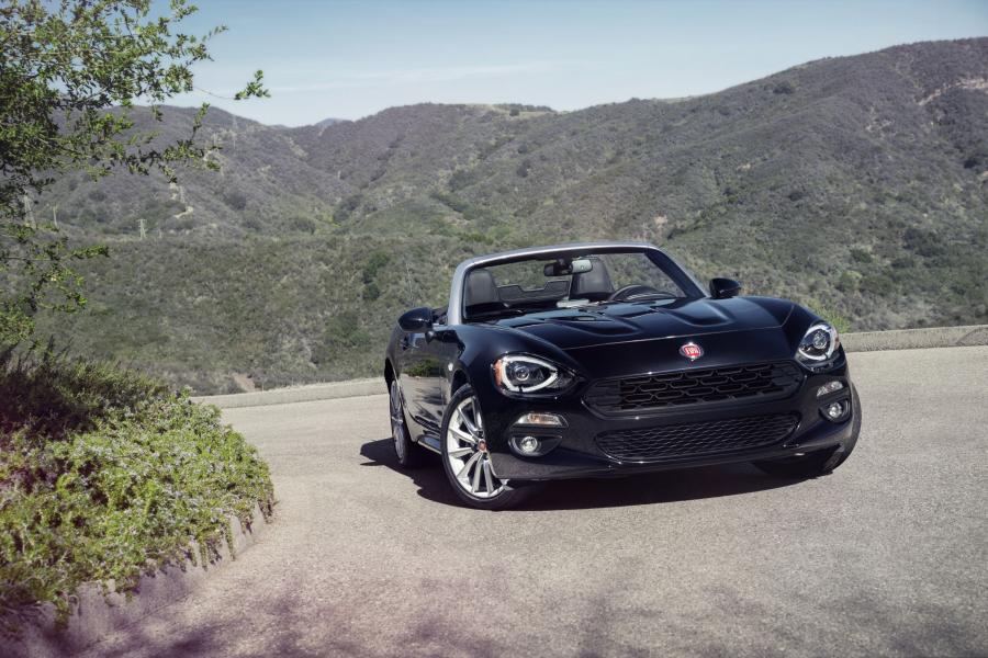  Fiat 124 Spider 2016 года  (US) (фото 16 из 36)